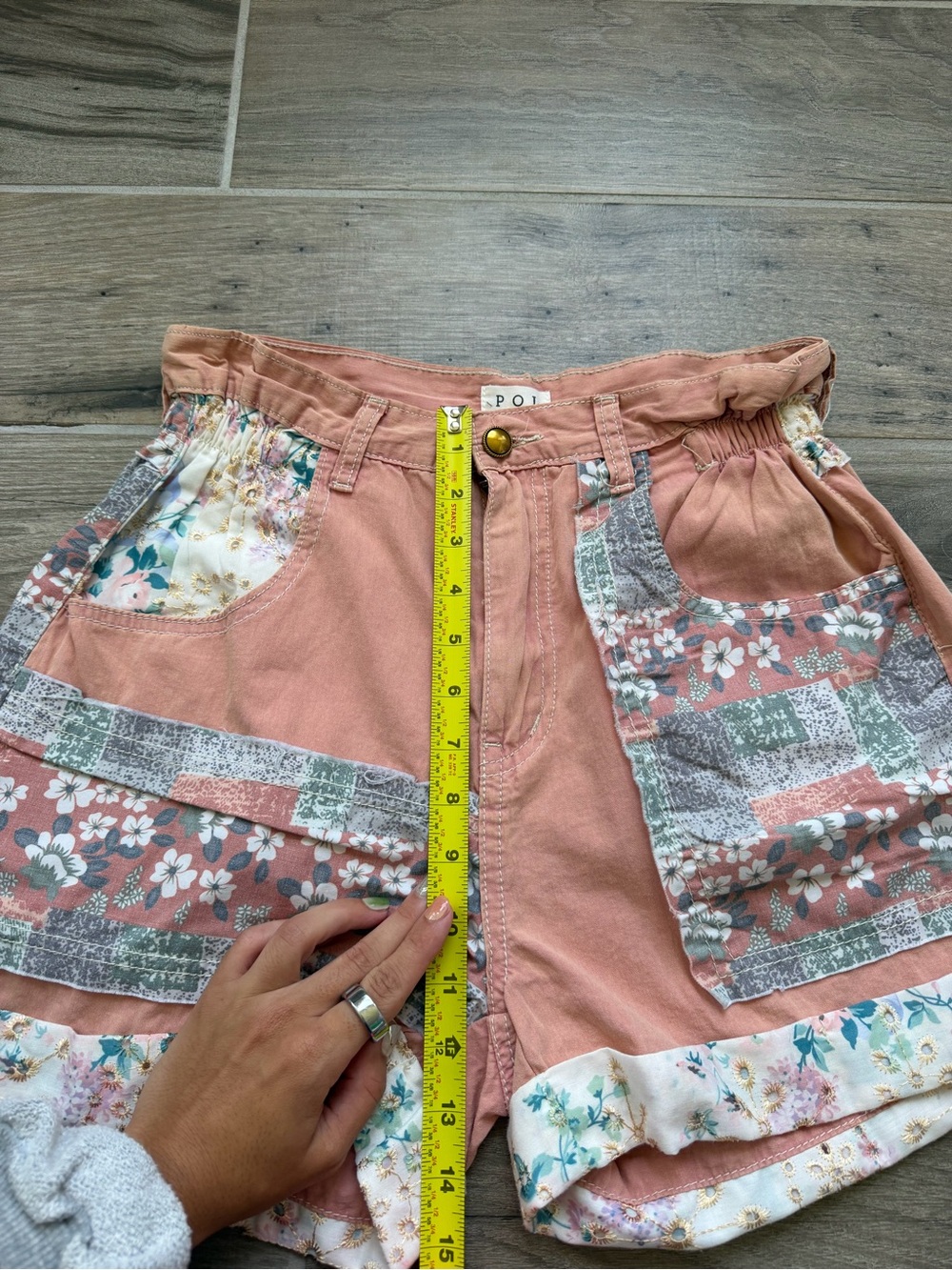 POL Pink Floral Patchwork Denim Style Shorts Size Small - Picture 4 of 10